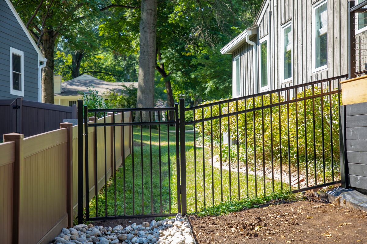 Granite Haven Series - Straight Gate - 4½' x 4'-Aluminum Fence Gates-ActiveYards-Black-FenceCenter