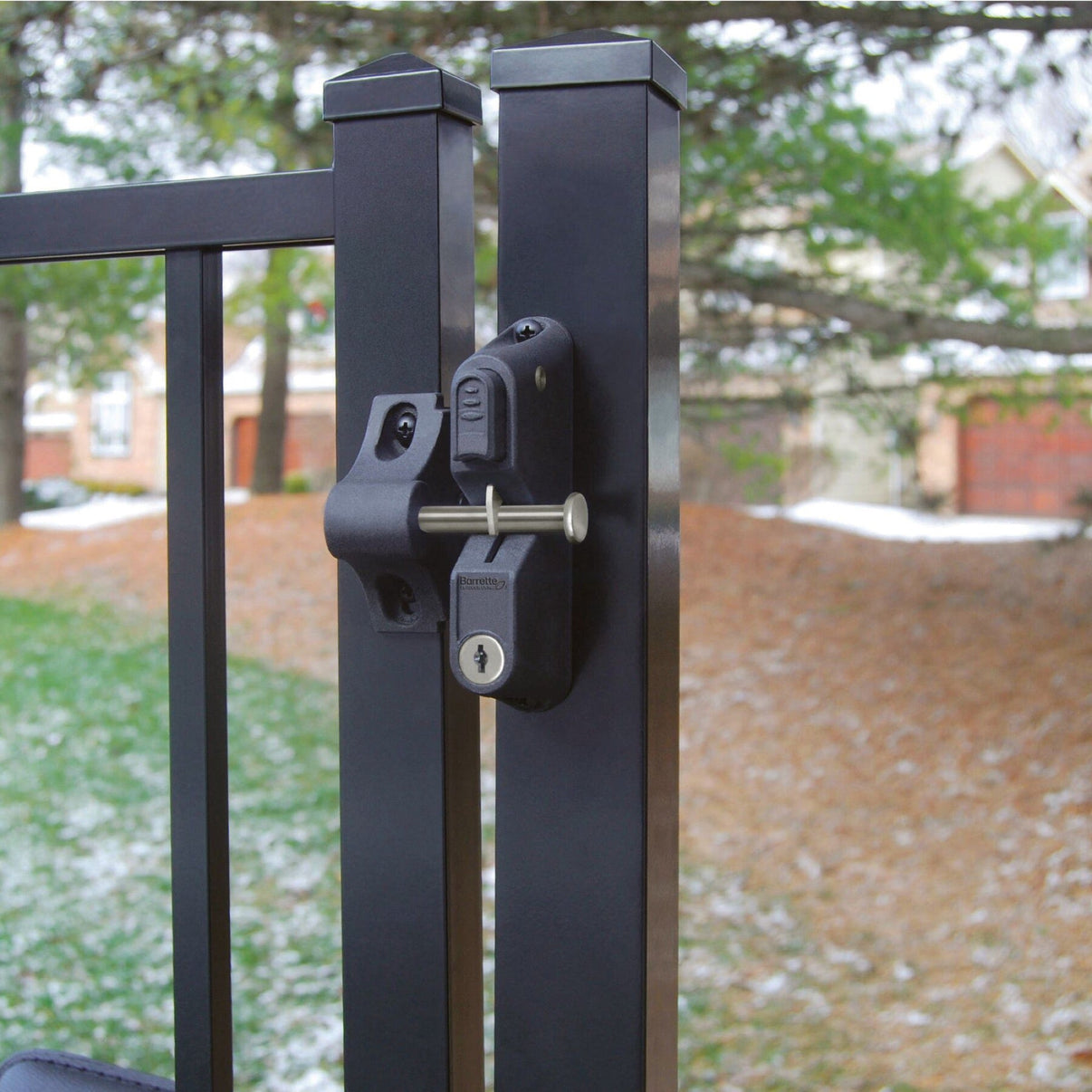 Gravity Latch Two Sided Locking FenceCenter