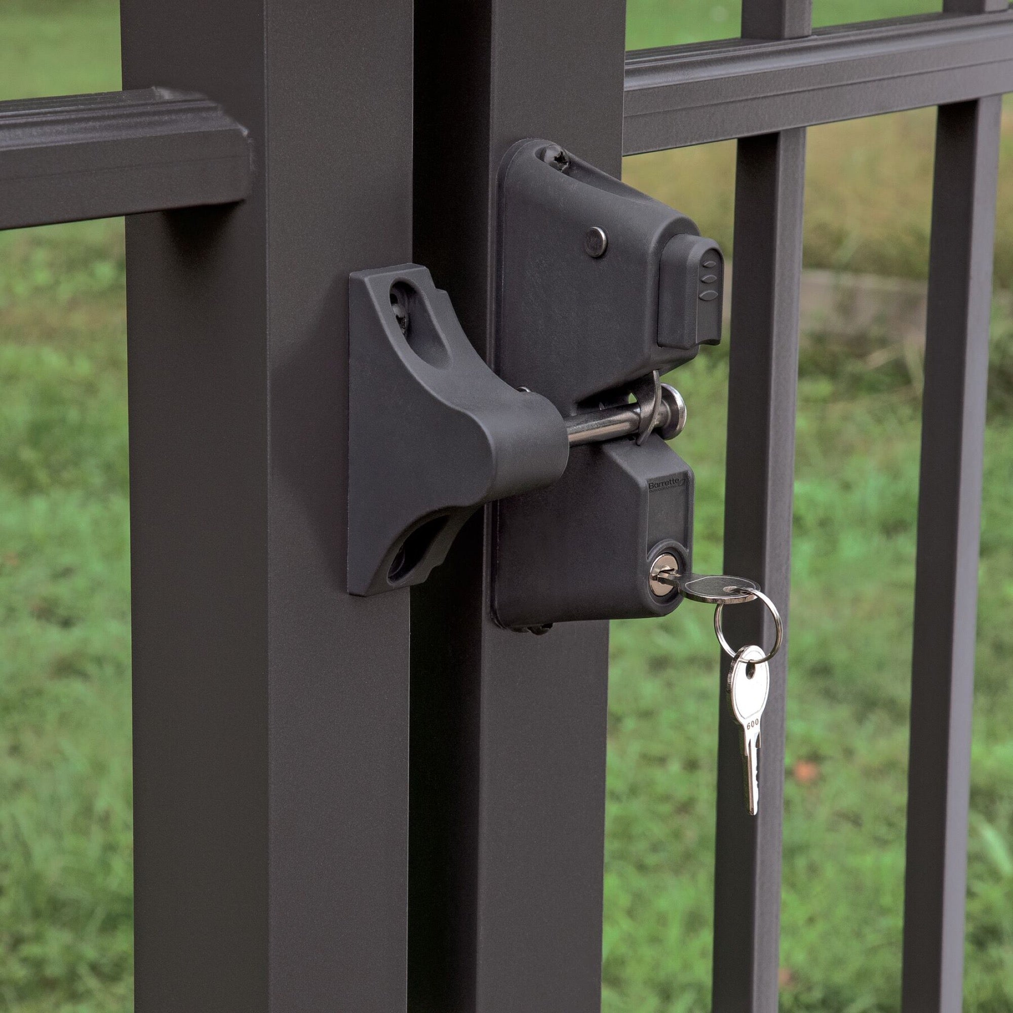 Gravity Latch - Two Sided Locking – FenceCenter